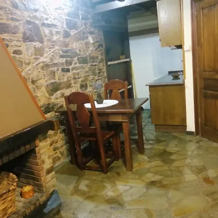 Rurales Casa Do Cabo Kır Evi Vega de Logares