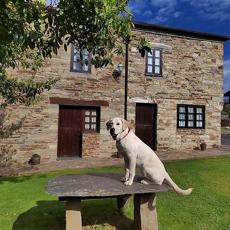Landhuis Rurales Casa Do Cabo Vega de Logares