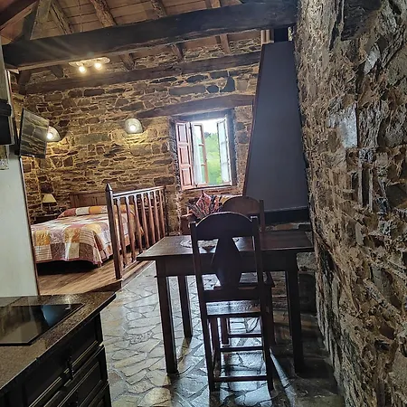 Rurales Casa Do Cabo Kır Evi Vega de Logares