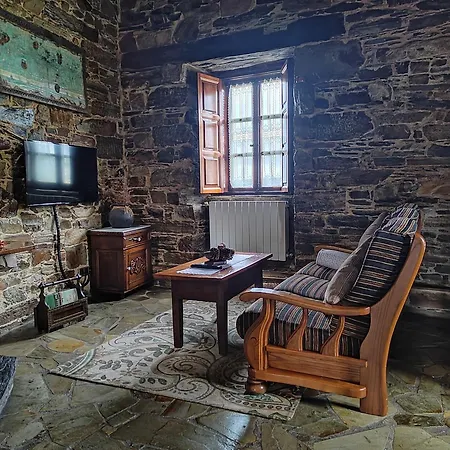Rurales Casa Do Cabo Kır Evi Vega de Logares